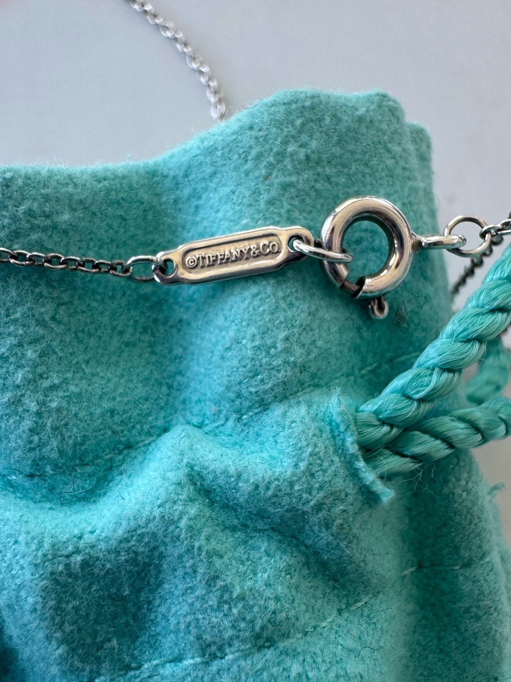 Tiffany & Co. mini hearts necklace - Picture 3 of 3